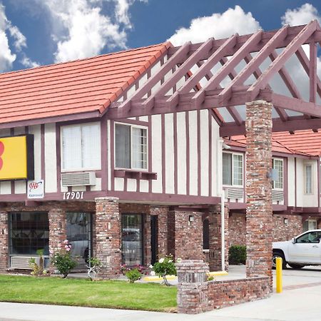 Motel Super 8 By Wyndham Santa Clarita/Valencia Extérieur photo