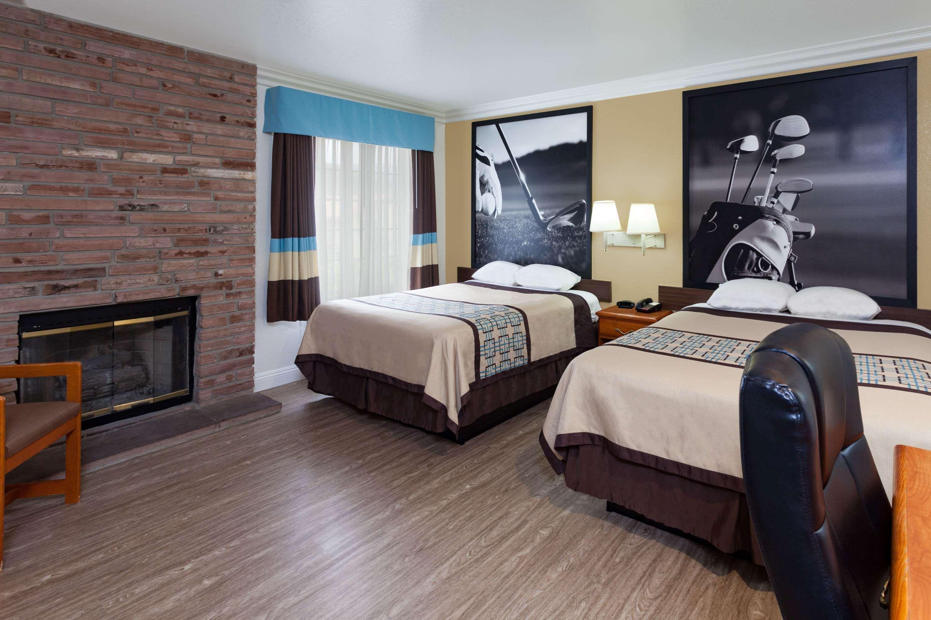 Motel Super 8 By Wyndham Santa Clarita/Valencia Extérieur photo