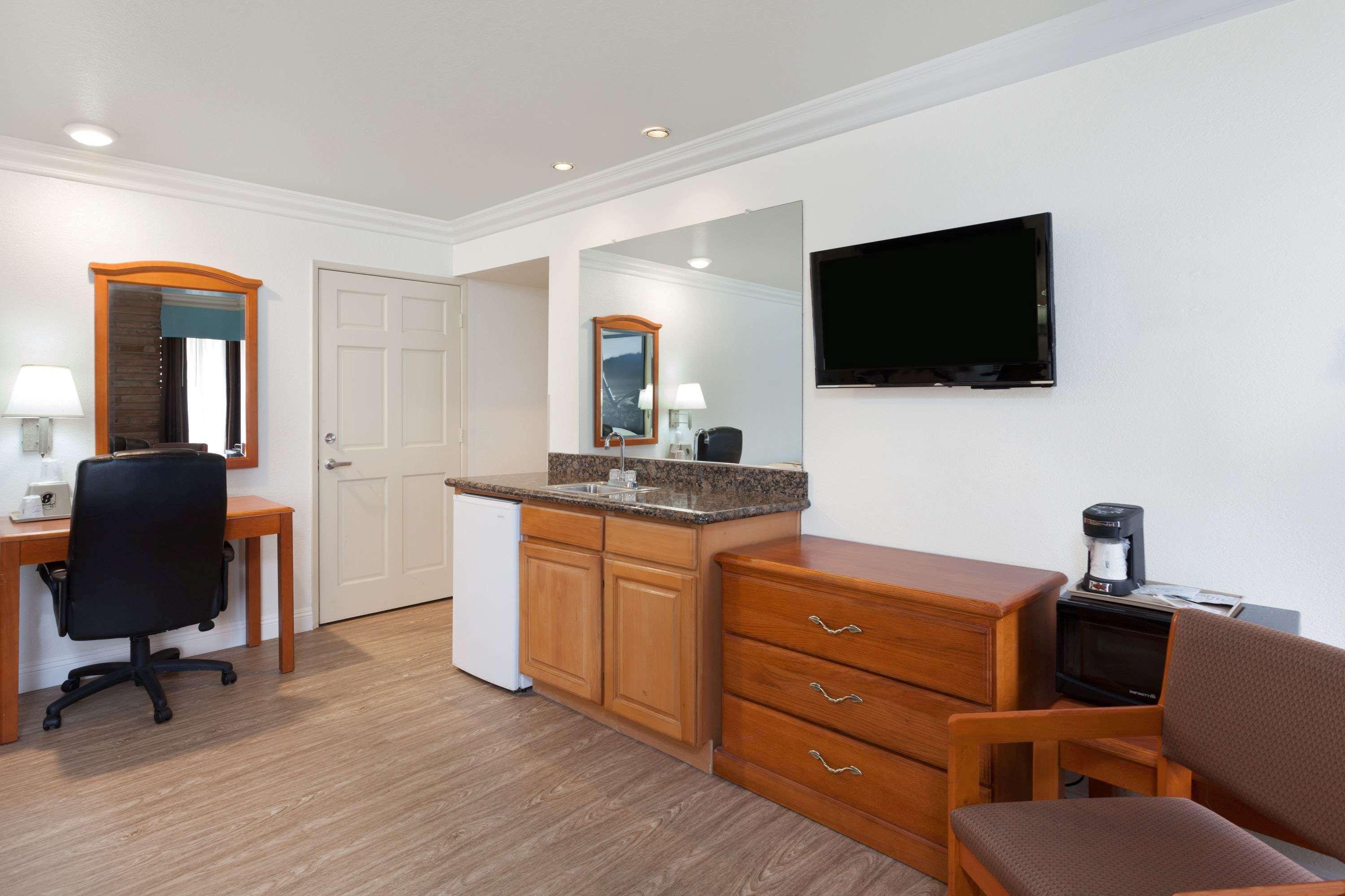 Motel Super 8 By Wyndham Santa Clarita/Valencia Extérieur photo