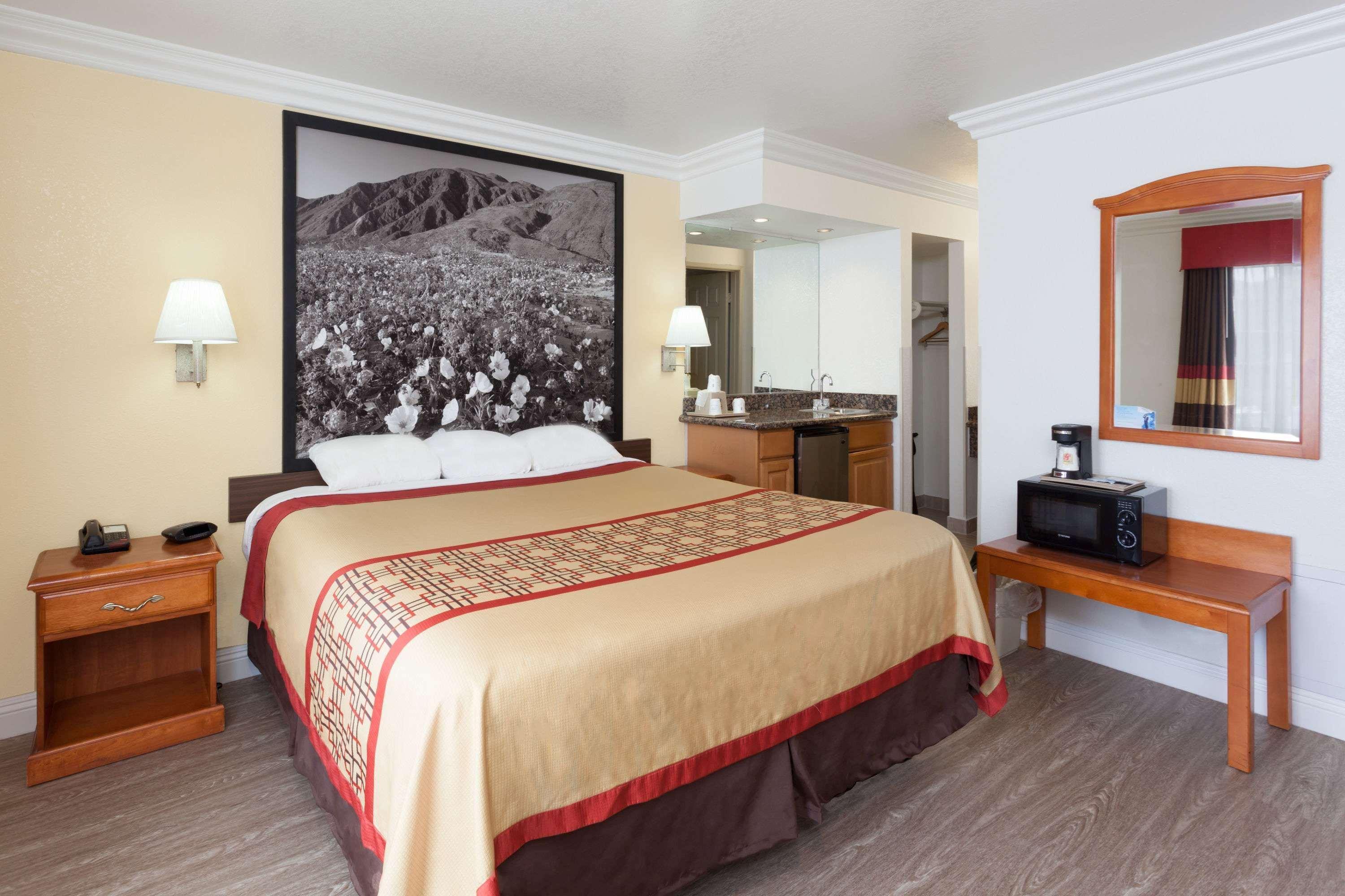 Motel Super 8 By Wyndham Santa Clarita/Valencia Extérieur photo