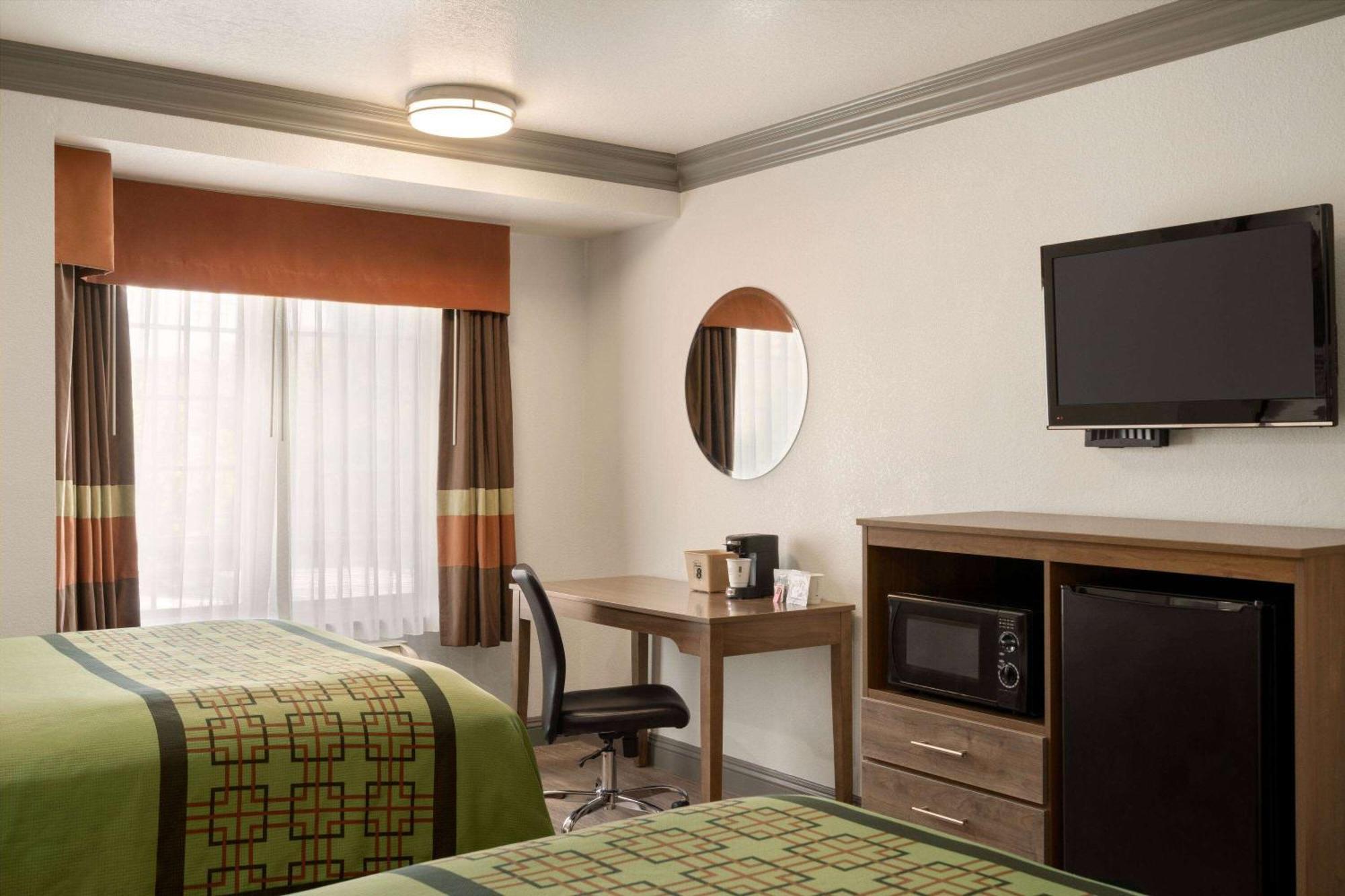 Motel Super 8 By Wyndham Santa Clarita/Valencia Extérieur photo